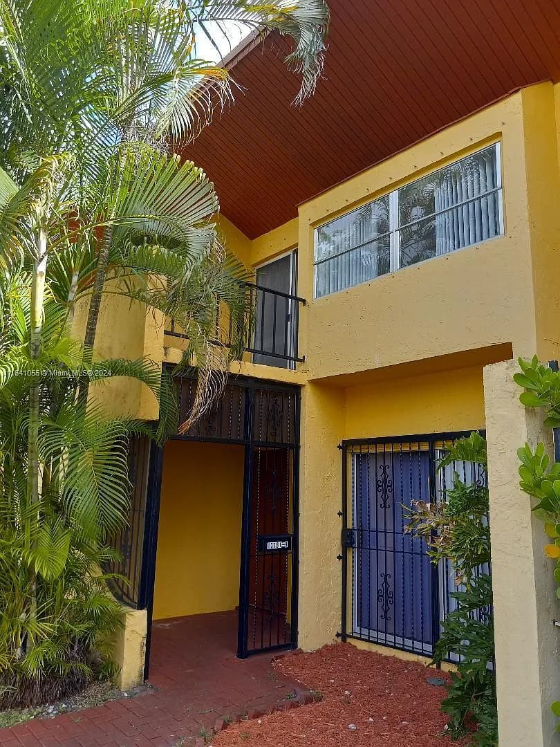 13761 SW 84th St APT B, Miami
